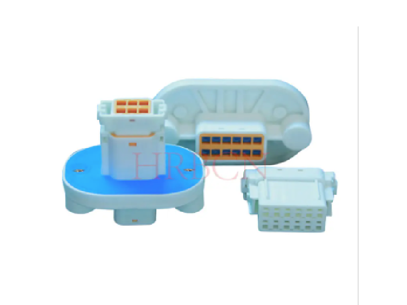 Connettore impermeabile IP67 con montaggio a pannello con passo da 3,0 mm per apparecchiature industriali